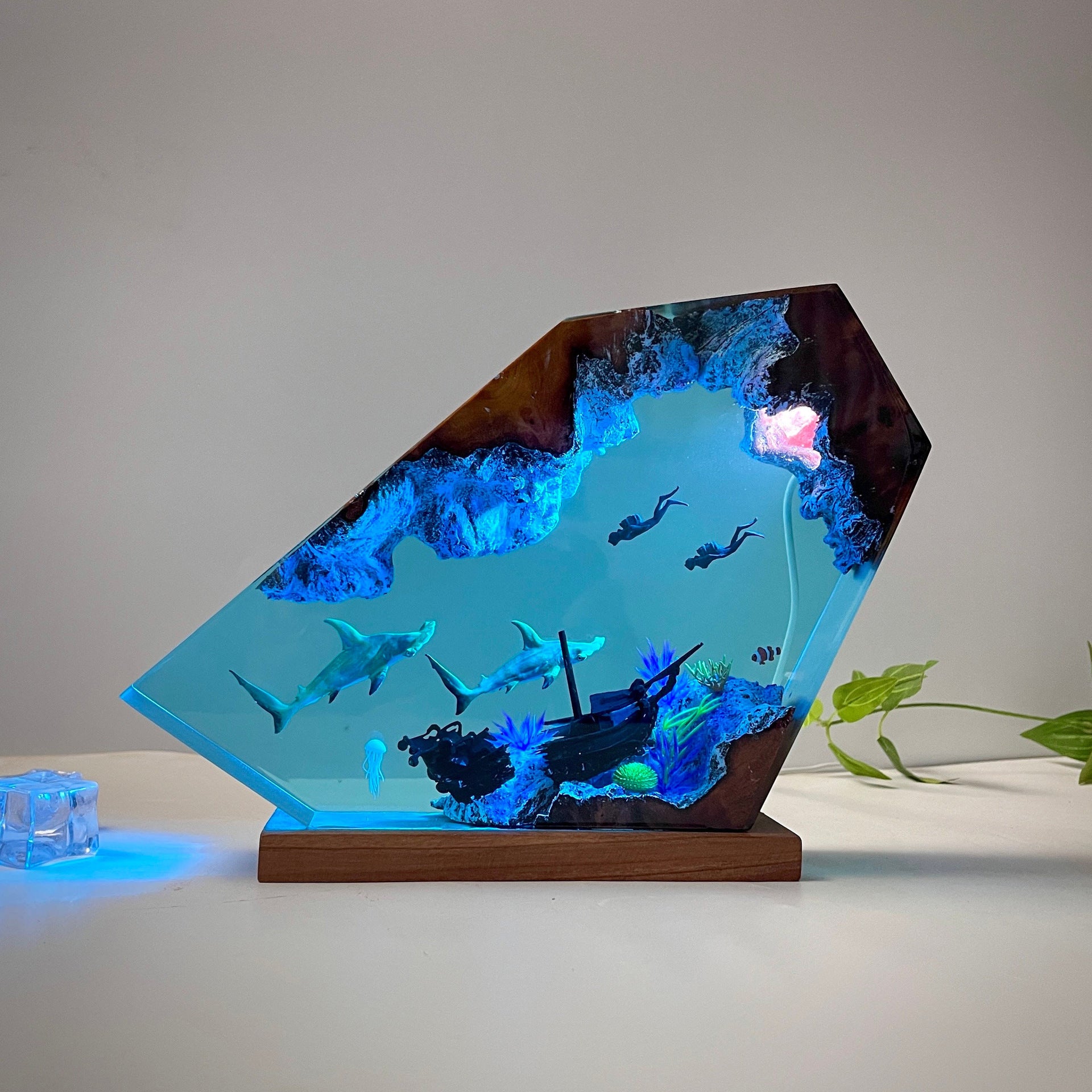 Abyss — Hammerhead Shark Resin Lamp